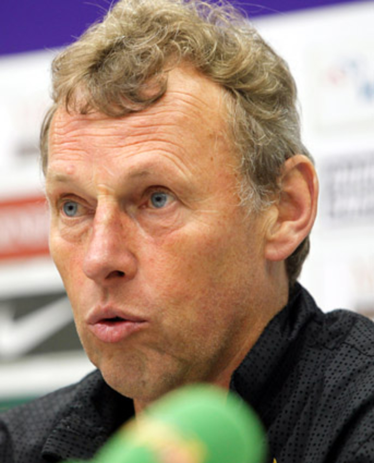 "Wichtig ist jetzt, dass wir dann das Spiel gegen Ried gewinnen. Wir haben heute eine Portion Glück gebraucht, aber auch gezeigt, dass wir immer gefährlich und präsent sind. Wie immer sind wir in der Verteidigung sehr gut gestanden. Es war wirklich so, dass die gefährlichsten Situationen bei Standards waren. Unser Team kann von der Körpergröße derzeit nicht wirklich dagegenhalten. Wenn's nach unserem Lauf geht und unserer Euphorie, glaube ich, dass wir den besseren Lauf haben. Ich habe vor dem Spiel gesagt, dass wir sehr wohl die Chance auf den Meistertitel zu verlieren haben und uns nicht mit dem Europacupstartplatz zufrieden geben. Der Traum geht in Erfüllung, wenn wir Meister werden."