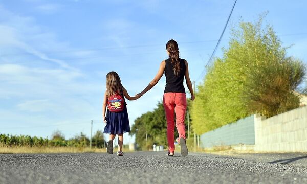 Die Wirtschaft brauche mehr Arbeitsmarktpotenzial für Frauen, sagt die EU-Kommission.