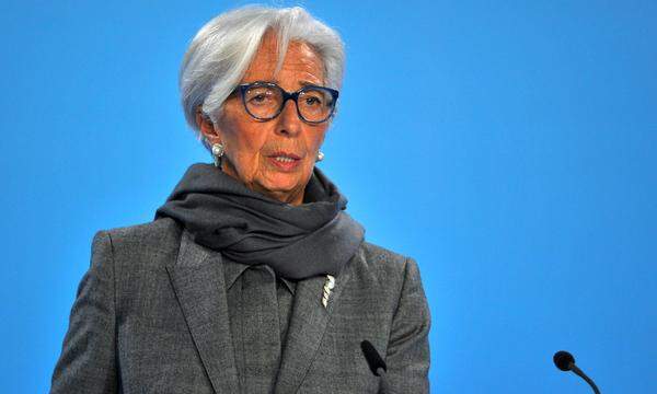 Die EZB mit Präsidentin Christine Lagarde (Bild) werde im späten Frühling Daten aus den diesjährigen Tarifabschlüssen in den Ländern erhalten. Diese Daten würden der EZB  eine gute Vorstellung davon geben, wie sich die Inflation entwickeln werde.
