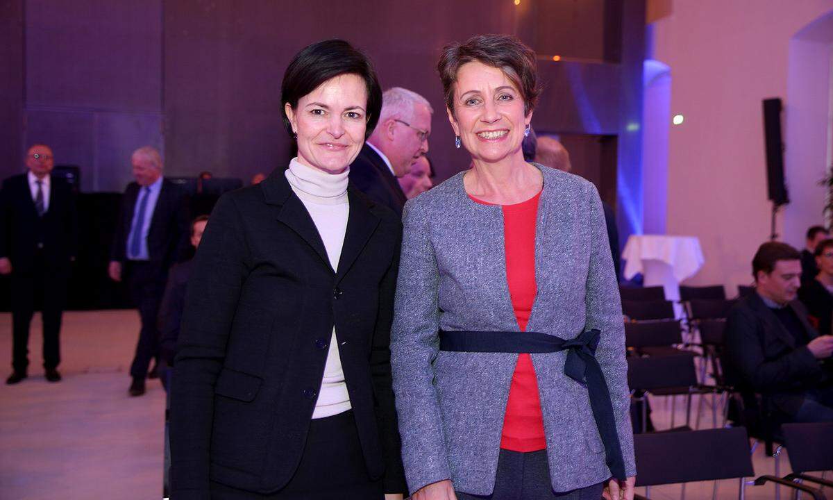 Fronius-CEO Elisabeth Engelbrechtsmüller-Strauß (l.) und Infineon Austria-Vorstandsvorsitzende Sabine Herlitschka.