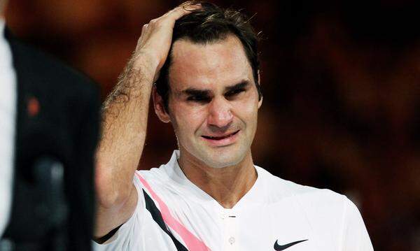 Federer ist auch der erste Spieler der "Open Era", der 10 oder mehr Titel in drei aufeinander folgenden Saisonen geholt hat (2004: 11 - 2005: 11 - 2006: 12).