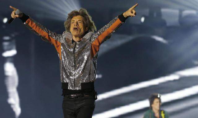 „I'm a man of wealth and taste“: Wenn Mick Jagger heute abend am Red-Bull-Ring in Spielberg auftritt, wird er wie immer in etliche Rollen schlüpfen, bis hin zum Frauenmörder – und doch er selbst bleiben, ein Mann, der das Alter verweigert.