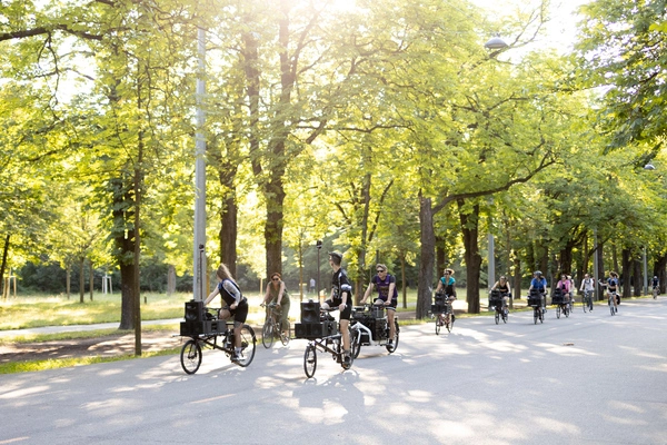 The sound rides have often had the Prater as their destination, and on the three rides on the theme of “Resonance and Resistance” Zenk heads to the Schlurs meeting points there.