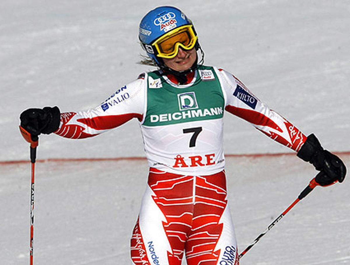 Im letzten Bewerb schnappte Tanja Poutiainen der Österreicherin Kathrin Zettel noch die Riesentorlauf-Kugel weg. Die Finnin siegte zwar nur in La Molina gewann dank ihrer Konstanz aber dennoch vor der vierfachen Saisonsiegerin aus Österreich.