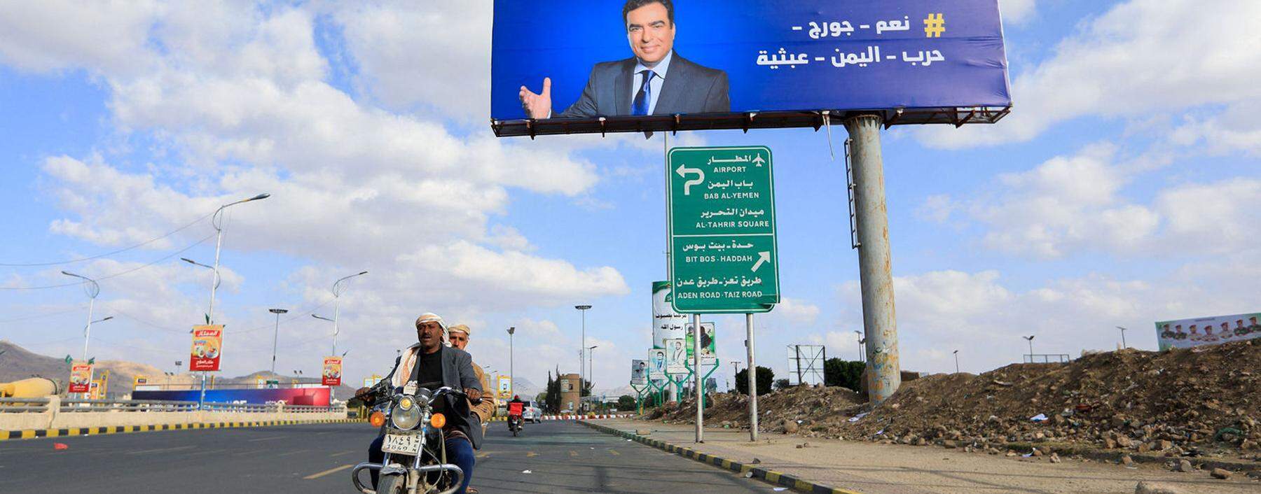 Der libanesische Informationsminister Kordahi auf einem Plakat in Jemens Hauptstadt Sanaa.