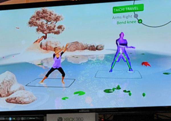Zum Abschluss einer Trainingseinheit darf man sich per Tai-Chi noch einmal entspannen. Hier zeigt sich deutlich die Präzision, mit der Kinect arbeiten kann. Erst, wenn der Körper genau in der vorgeschriebenen Position ist, färben sich die Balken grün. Das funktionierte durchaus gut und ohne größere Verzögerungen, im Gegensatz zu den "Adventures"-Minispielen.