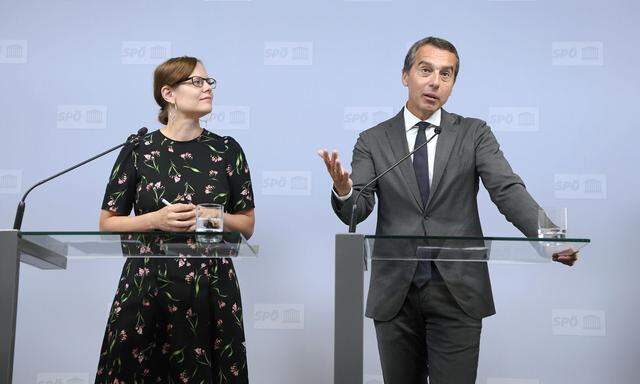SPÖ-Vorsitzender Christian Kern und die stellvertretende Bundesgeschäftsführerin Andrea Brunner
