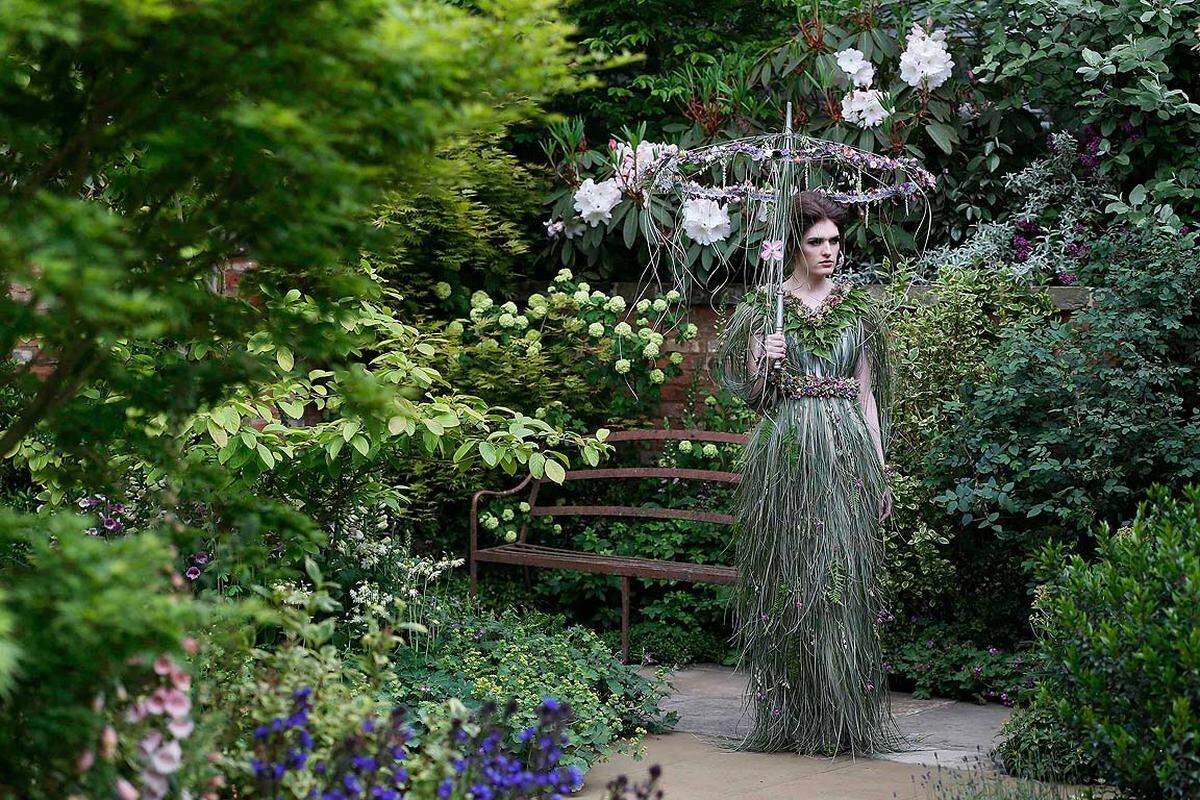 Die große Gartenbauausstellung im Nobel-Stadtteil im Herzen von London gilt dennoch als wahre britische Institution. Rund 60 Gartendesigner zeigen bei der Chelsea Flower Show ihre Kreationen.