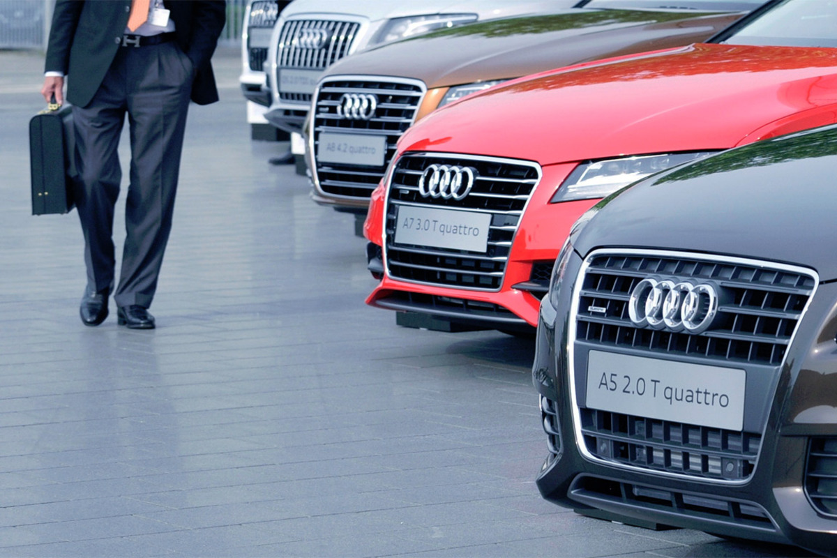 Sowohl Wirtschaftswissenschaftler als auch zukünftige Ingenieure würden gerne für den deutschen Autobauer arbeiten.  (Ingenieure/IT: Platz 5)