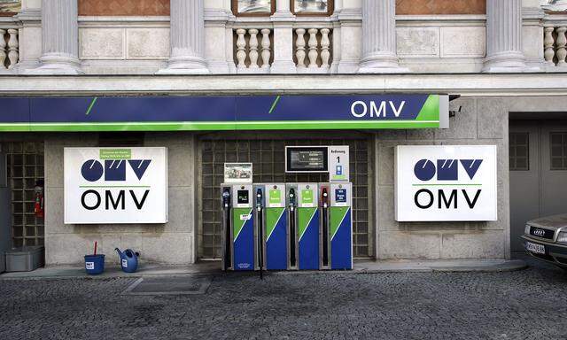 Die OMV-Tankstellen in Österreich bleiben (im Bild jene an der Rückseite der Börse in Wien), die in Deutschland werden verkauft.