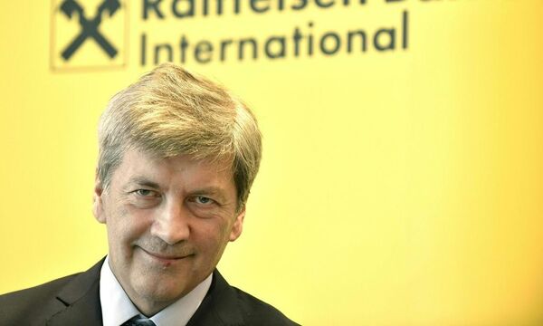 Johann Strobl macht Raiffeisen-Aktionären Mut.