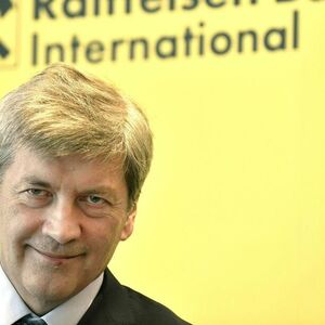 Johann Strobl macht Raiffeisen-Aktionären Mut.