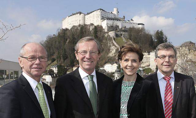 Haslauers Team für eine etwaige Regierung (v.li.): Josef Schwaiger, Haslauer, Brigitte Pallauf und Christian Stöckl