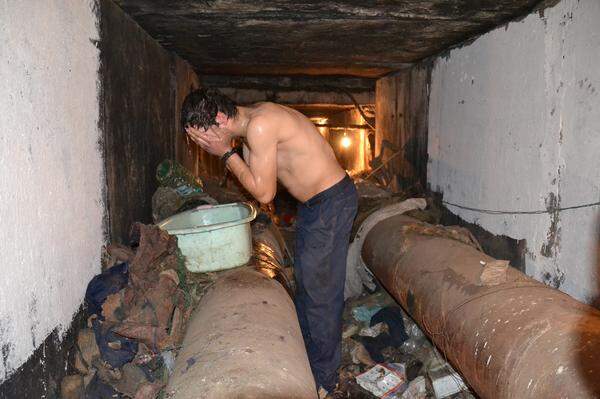 Rund drei Meter unter der Oberfläche: Rund um den Bukarester Nordbahnhof leben Obdachlose im Kanalsystem.
