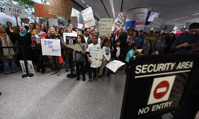 Symbolbild: Weltweite Proteste gegen Einreiseverbot