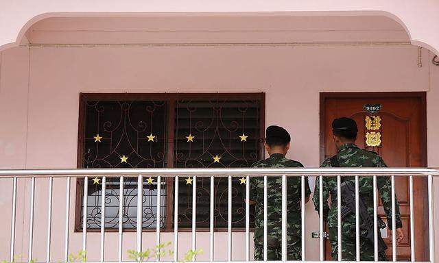 Schon am Samstag fand eine Razzia in einer Wohnung in Bangkok statt.