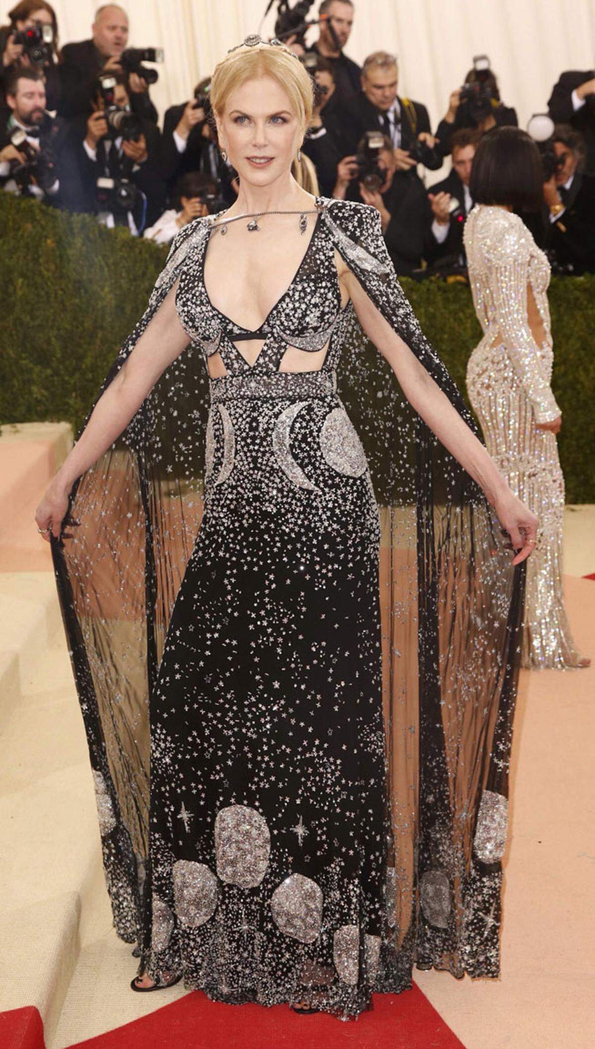 Zum New Yorker "Met Ball" haben sich die Stars ein schillerndes Schaulaufen geliefert. Nicole Kidman trug ein Kleid von Alexander McQueen.