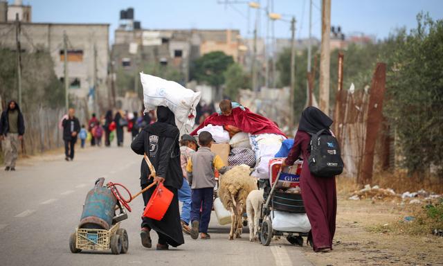 Die israelischen Streitkräfte haben damit begonnen, palästinensische Zivilisten aus Rafah zu evakuieren. 
