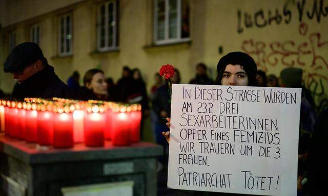 Vorigen Samstag fand in Wien eine Gedenkkundgebung statt. Diesen Freitag ist ein Protest am Minoritenplatz geplant. 