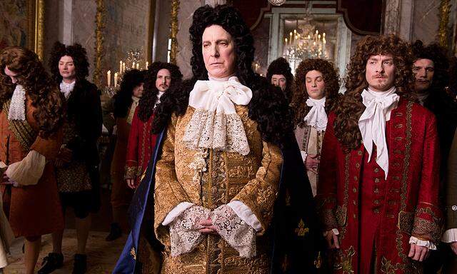 Schauspieler Alan Rickman (Mitte) war für Regisseur Alan Rickman nicht die erste Wahl für die Darstellung König Ludwigs XIV.