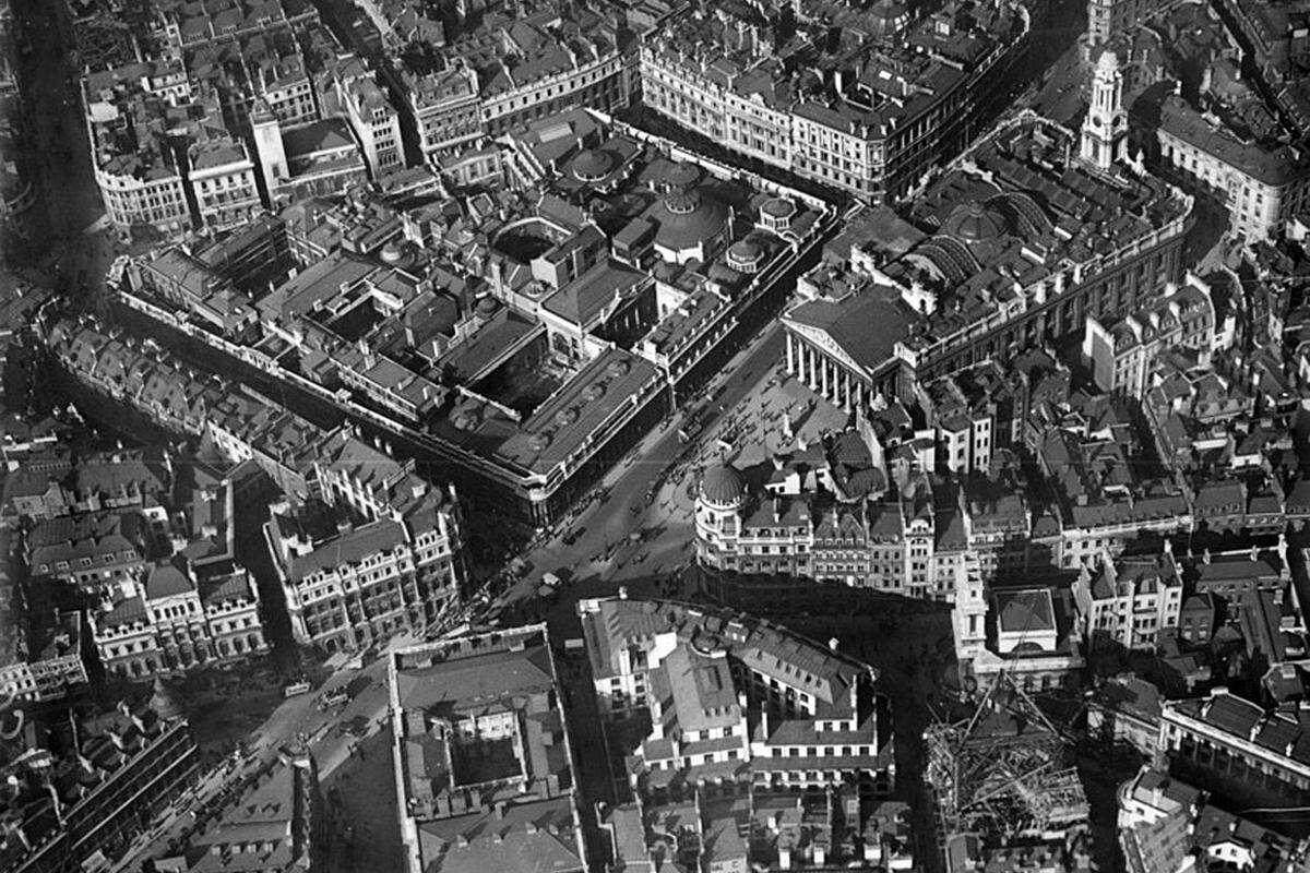 The Bank of England and the Royal Exchange, März 1921