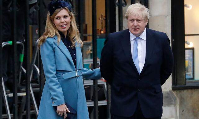 Boris Johnson mit seiner Verlobten Carrie Symonds