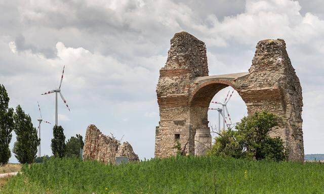 The public accessible Heathens Gate (Heidentor) in Petronell Carnuntum (Lower Austria) was presumably erected during th