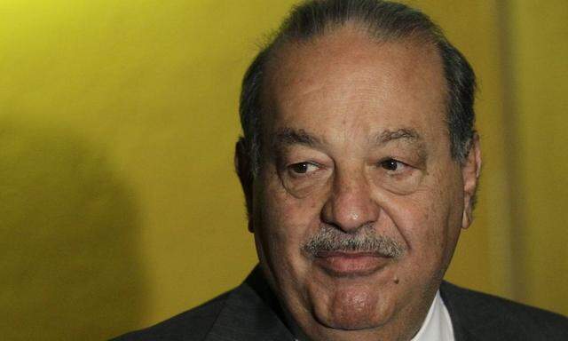 Mexican tycoon Carlos Slim arrives to attend the XVIII Plenary Meeting of the Circulo de Montevideo in Mexico City