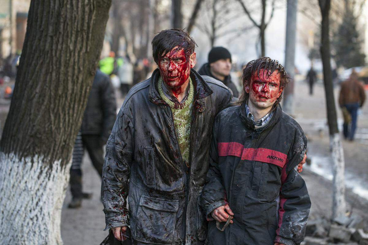 Die Polizei feuerte Tränengasgranaten und Gummigeschosse auf die Demonstranten.