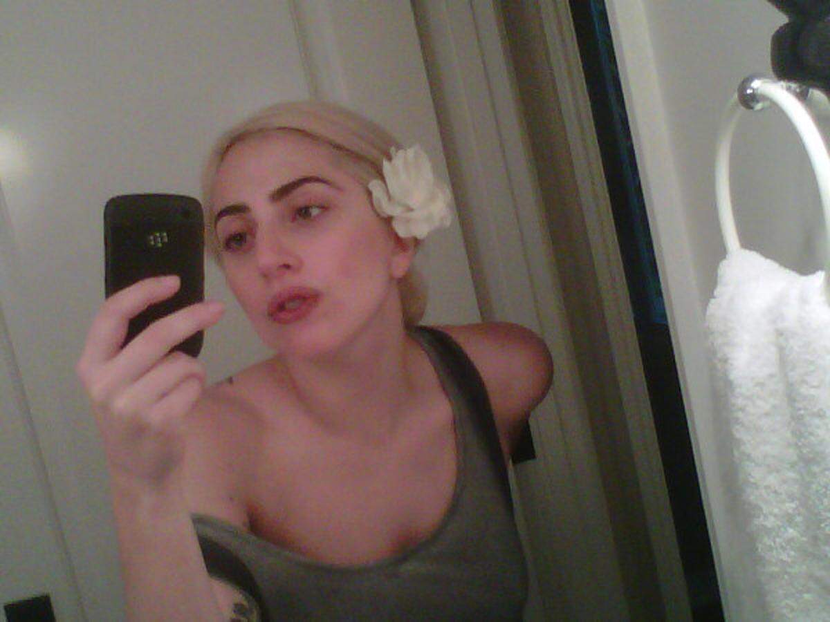Lady Gaga machte mit diesem Twitter-Bild von sich reden, in dem sie sich ohne Make-up zeigt und ihr "wahres Ich" präsentiert.