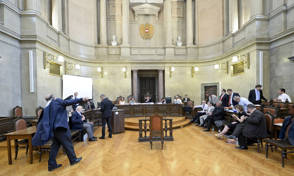 Richter, Anwälte, Justiz, Gerichtsgutachter