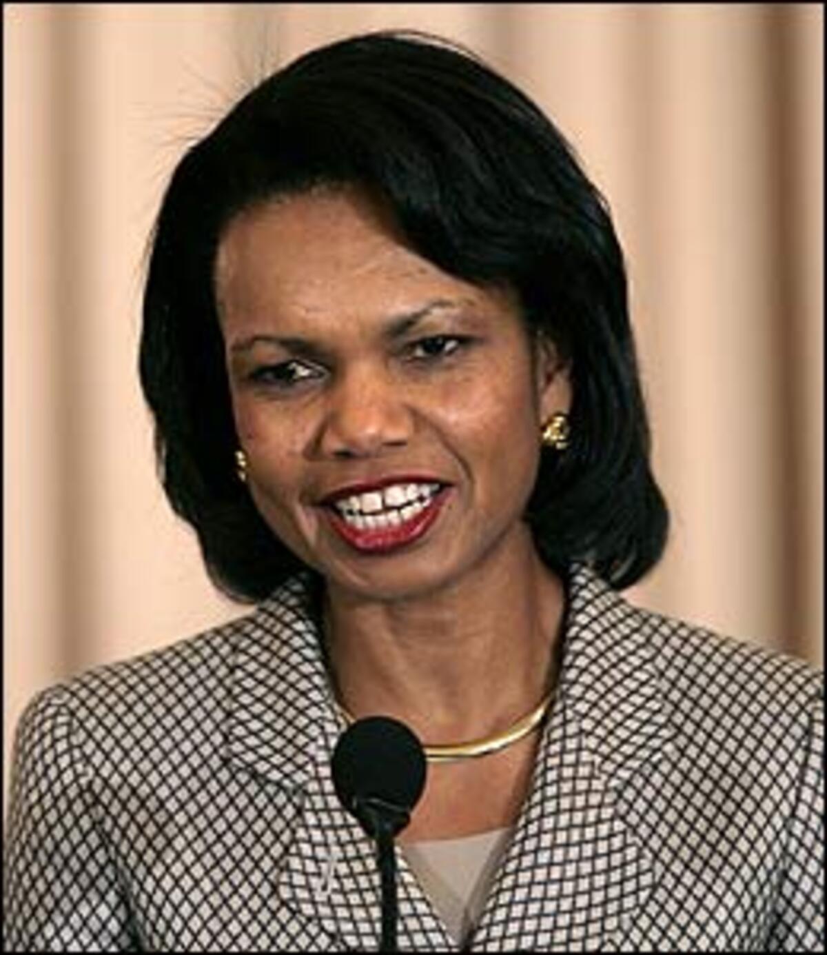 "Ich denke, es ist den Nordkoreanern bewusst, dass das Abfeuern einer Atomwaffe nicht gut für die Sicherheit Nordkoreas wäre".US-Außenministerin Condoleezza Rice warnt Nordkorea vor dem Einsatz einer Atomwaffe.