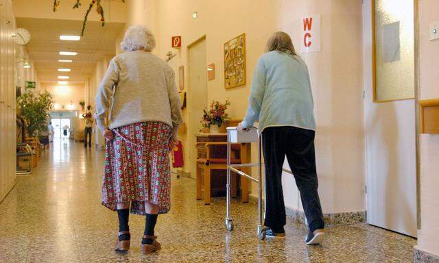 Gesundheitsvorsorge und Pensionssicherheit sehen die Österreicher mehrheitlich als Aufgabe des Staates.
