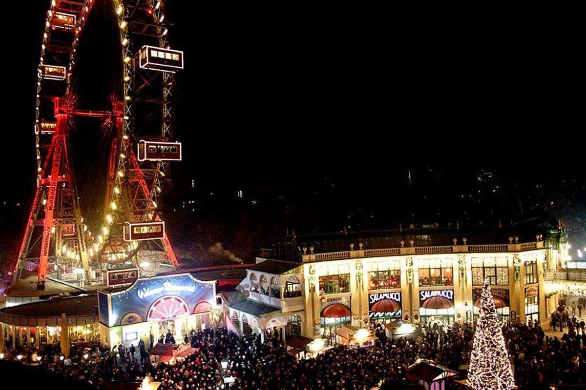 Wer auf dem Weihnachtsmarkt viel Livemusik wünscht, ist auf dem Riesenradplatz richtig. Das diesbezügliche Angebot des dortigen Wintermarkts, der bis 6. Jänner 2014 stattfindet, reicht von Gospel über Swing und Rock bis hin zu Soul.