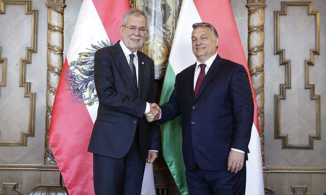 „We agree to disagree“: Van der Bellen und Orban. Respektvolle Distanz hier, Charmeoffensive da.