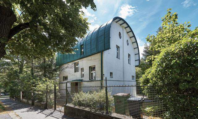 Architektonisch wertvoll: Das Tonnendach der Loos-Villa in Wien Hietzing.