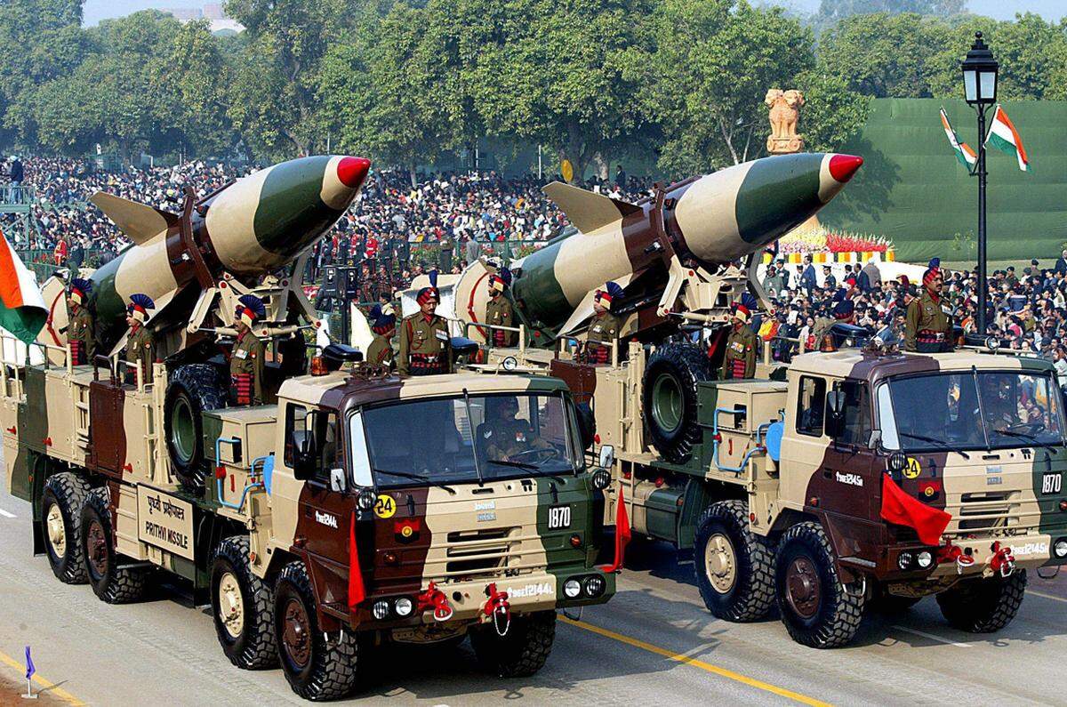 In der Kategorie Waffen-Import ist Indien mit einem Anteil von zwölf Prozent Spitzenreiter. Hauptgründe sind die Feindschaft zum Nachbarland Pakistan sowie interne Konflikte und der Kampf gegen den Terrorismus.