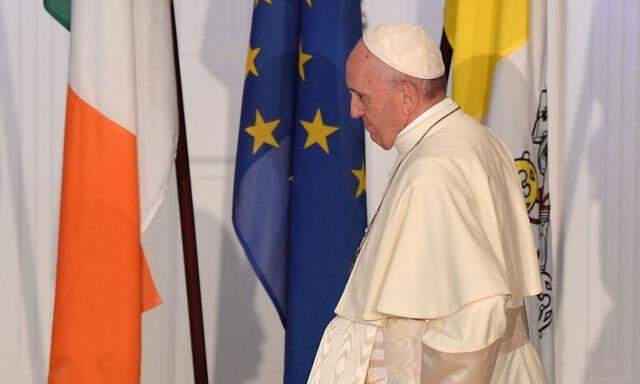 Papst erkennt bei Irland-Besuch Missbräuche als Skandal an