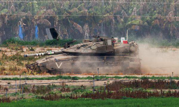 Israelischer Merkava-Panzer am Rand des Gazastreifens.