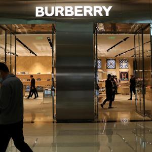 Eine Burberry-Filiale in Peking. Der britische Luxusmodekonzern leidet vor allem unter einer schwachen Nachfrage in China.