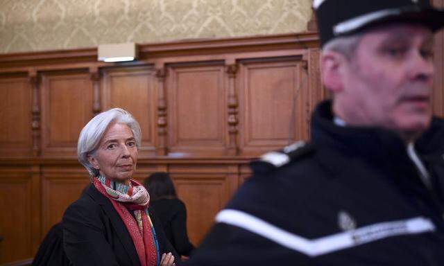 IWF-Chefin Christine Lagarde vor Gericht