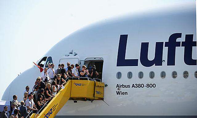 LUFTHANSA TAUFT AIRBUS A380 AUF DEN NAMEN WIEN