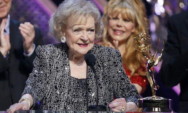 Actress Betty White accepts the Lifetime Achievement Award at the 42nd Annual Daytime Emmy Awards in Burbank