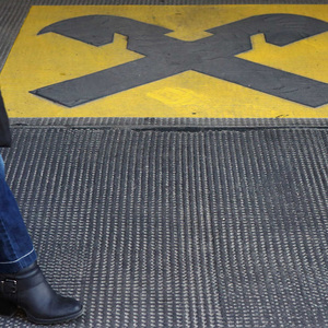 Viele Anleger machten zu Wochenbeginn einen Bogen um Raiffeisen-Aktien.  