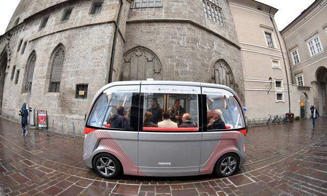 Fahrerloser Bus im Test: Der Navya, der schon in Salzburg unterwegs war, soll ab Mitte 2019 in der Seestadt Aspern fahren. [