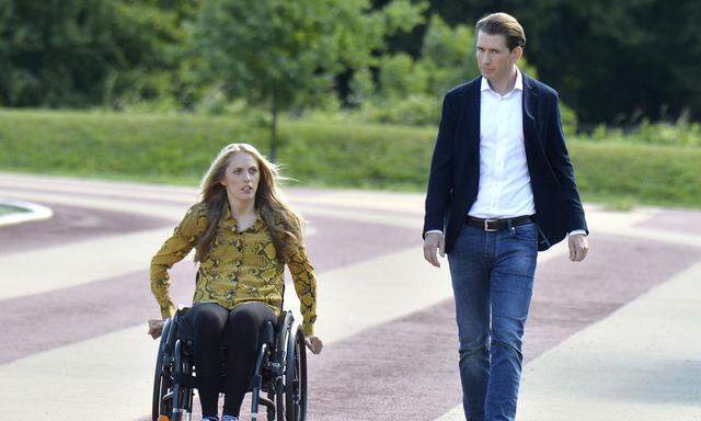 ÖVP-Chef Sebastian Kurz mit seiner Kandidatin Kira Grünberg.