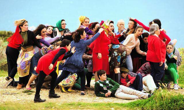 „Little Chaos“, ein Gruppenerzeugnis von Marinella Senatores School of Narrative Dance.    