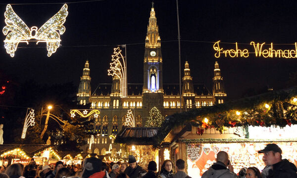 UEBERSICHT WIENER CHRISTKINDLMARKT AM RATHAUSPLATZ