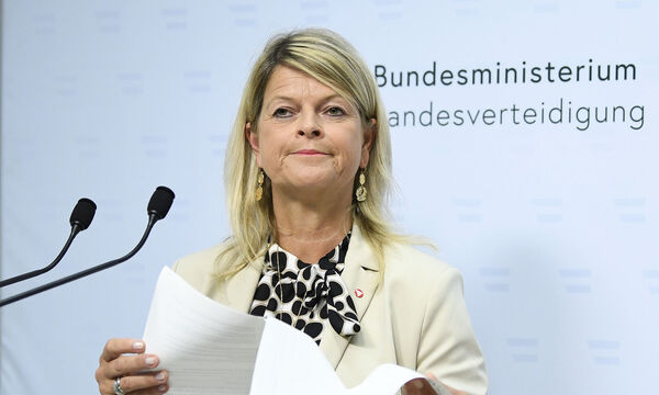 Verteidigungsministerin Klaudia Tanner