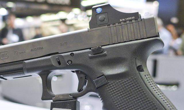 Eine neu vorgestellte Handfeuerwaffe des �sterreichischen Herstellers Glock ist am 04 03 2016 w�hren